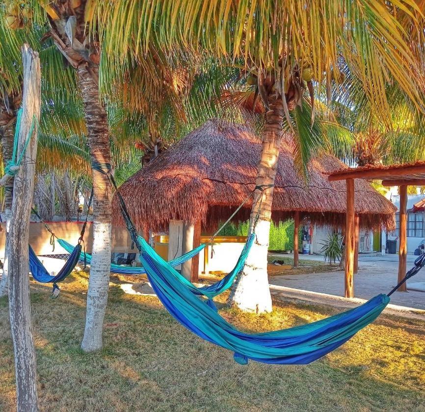 Pelican Inn At Las Dunas Chelem Luaran gambar